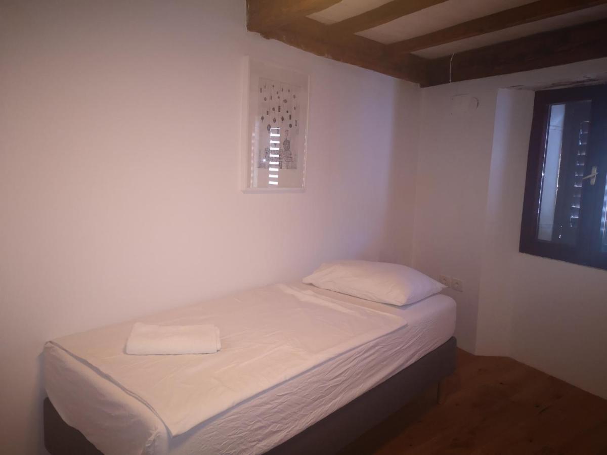 Art Apartma